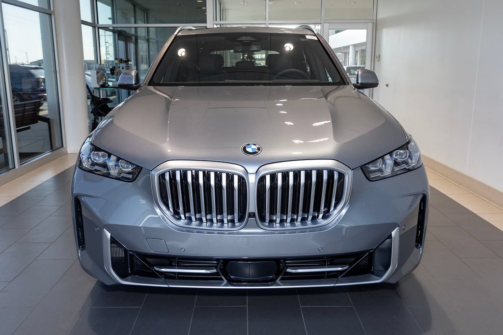 Used 2026 BMW X5 xDrive40i w/ Premium Package AWD/4WD image 2