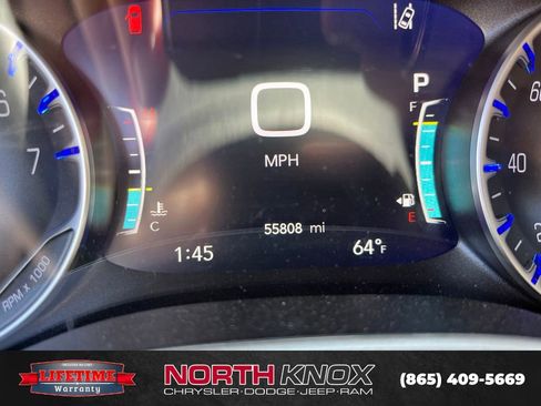 Used 2023 Chrysler Pacifica Touring-L FWD image 12