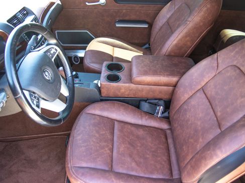 Used 2013 Chevrolet Caprice RWD image 23