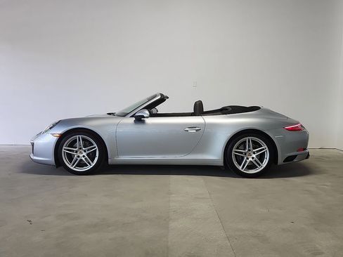 Used 2017 Porsche 911 Carrera RWD image 2