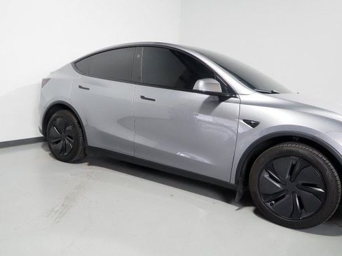 Used 2026 Tesla Model Y Long Range RWD image 57