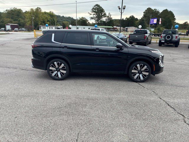 Used 2025 Mitsubishi Outlander SE FWD image 39