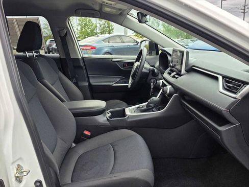Used 2025 Toyota RAV4 LE AWD/4WD image 11