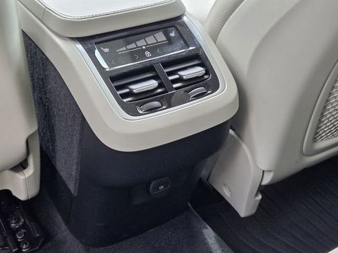 Certified 2023 Volvo XC90 B6 Plus AWD/4WD image 15