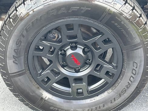 Used 2022 Toyota 4Runner TRD Off-Road Premium w/ TRD Black Wheel Package (TMS) AWD/4WD image 9