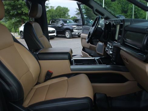 Used 2023 Ford F250 Lariat w/ Sport Appearance Package AWD/4WD image 35