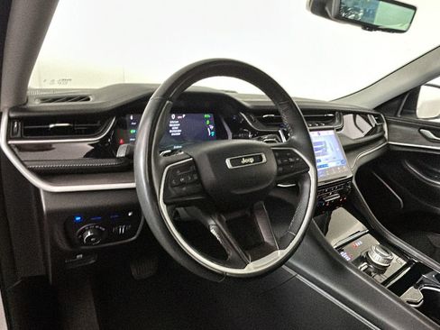 Used 2023 Jeep Grand Cherokee 4WD 4xe w/ Luxury Tech Group II image 16