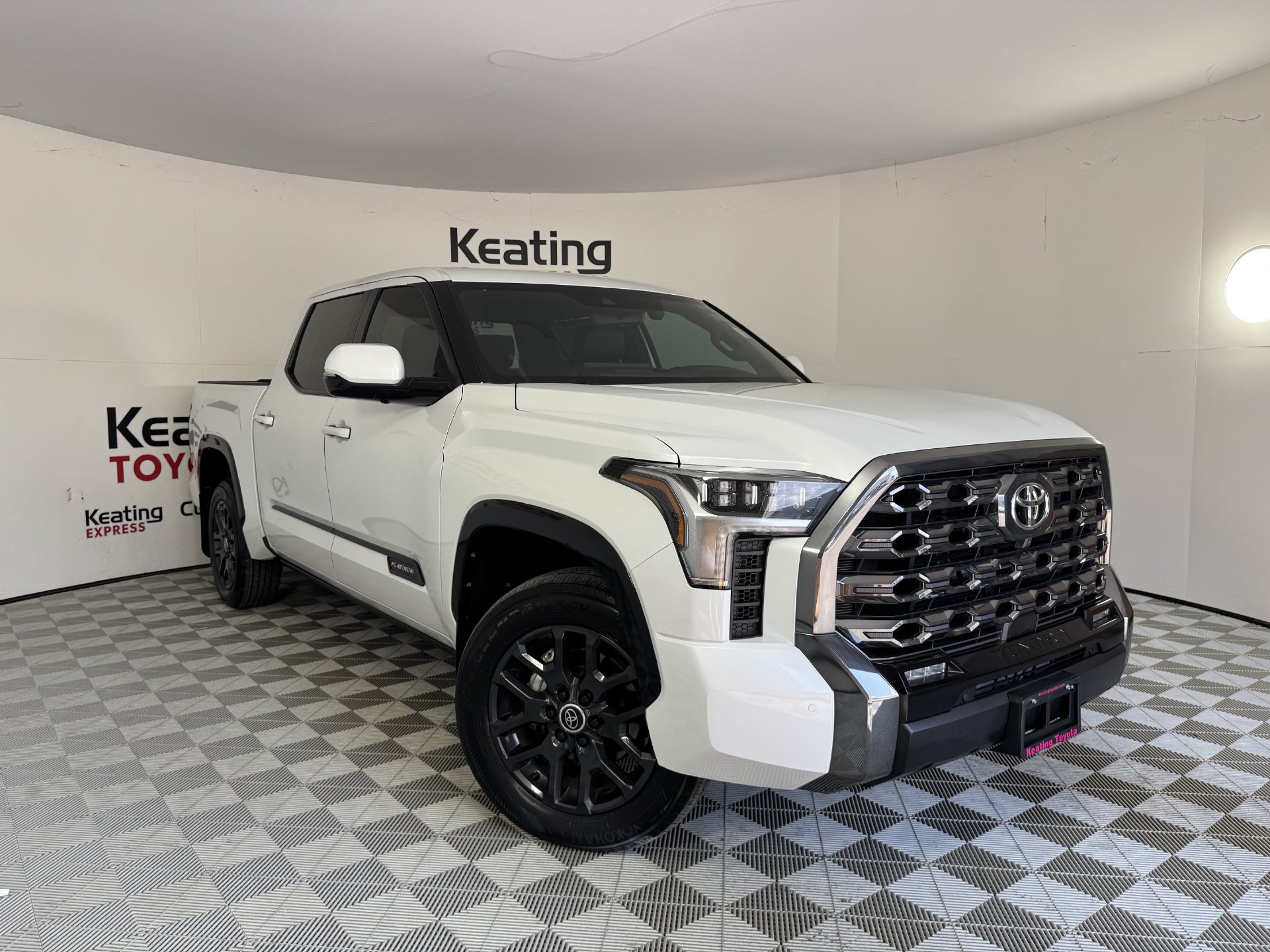 Used 2024 Toyota Tundra Platinum AWD/4WD image 3