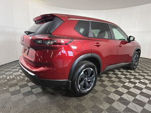 Certified 2026 Nissan Rogue SV AWD/4WD image 3