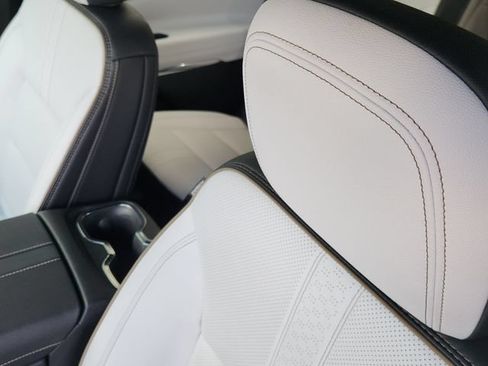 Used 2026 Chevrolet Traverse High Country w/ LPO, Floor Liner Package FWD image 21