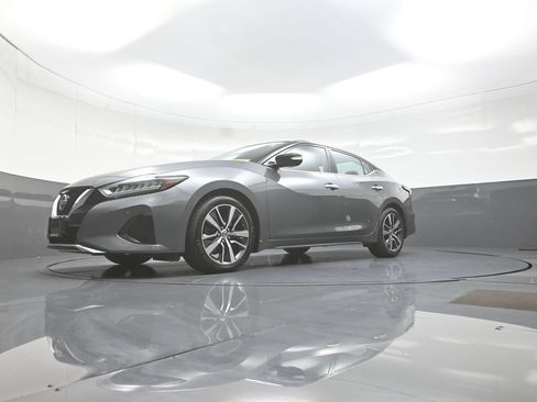 Used 2019 Nissan Maxima 3.5 SL w/ Floor Mat Group FWD image 11
