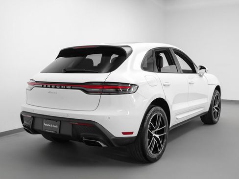 Certified 2026 Porsche Macan AWD/4WD image 12