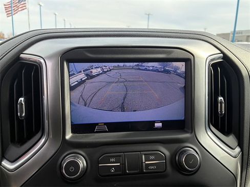 Used 2021 Chevrolet Silverado 1500 LT image 32