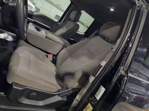 Used 2017 Ford F150 XLT w/ Heavy-Duty Payload Package AWD/4WD image 6