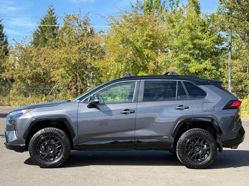 Used 2023 Toyota RAV4 XSE AWD/4WD image 2