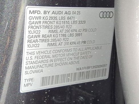 Used 2025 Audi Q8 Prestige w/ Prestige Package image 28