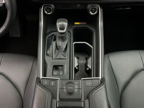 Used 2025 Toyota Grand Highlander XLE image 16