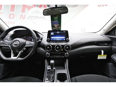 New 2025 Nissan Sentra SV image 7