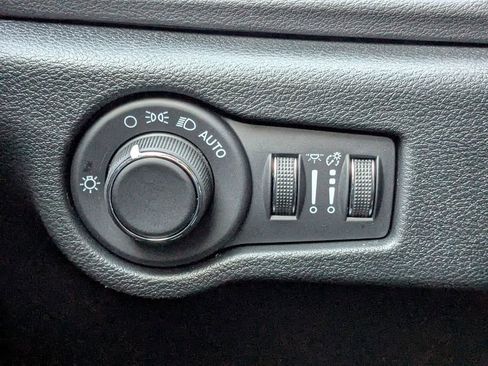 New 2026 Chrysler Voyager LX image 23