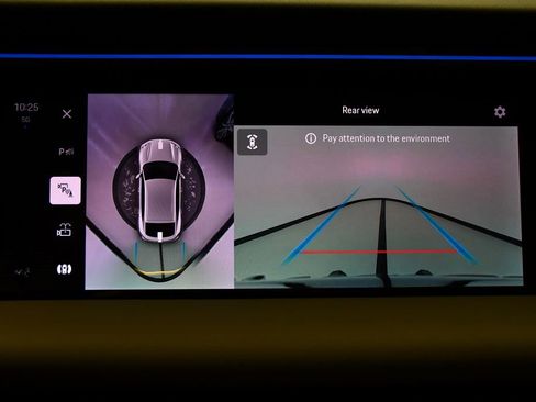 Used 2025 Porsche Macan 4S Electric image 30