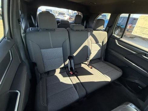 New 2026 GMC Acadia Elevation image 31