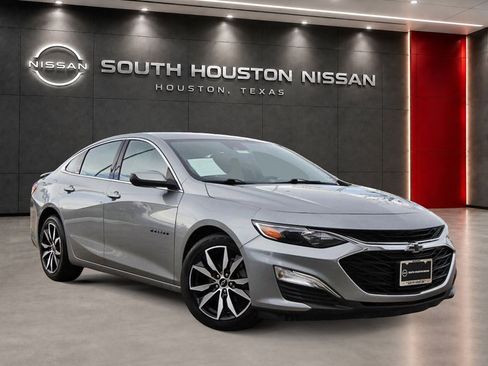 Used 2024 Chevrolet Malibu RS FWD image 1