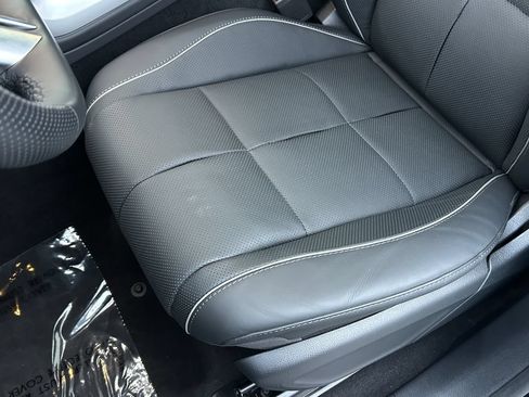 Used 2024 Mercedes-Benz GLS 580 4MATIC image 15