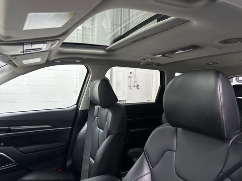 Used 2025 Kia Telluride S image 35