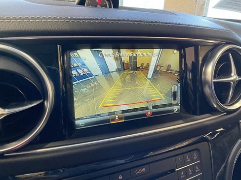 Used 2017 Mercedes-Benz SL 550 image 18