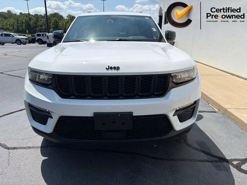 Certified 2023 Jeep Grand Cherokee Limited w/ Black Appearance Package AWD/4WD image 4