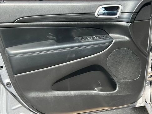 Used 2021 Jeep Grand Cherokee Laredo X AWD/4WD image 15