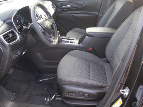 Used 2024 Chevrolet Equinox LT image 12