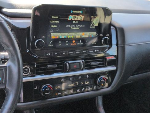 Certified 2022 Nissan Pathfinder SL w/ SL Premium Package FWD image 16