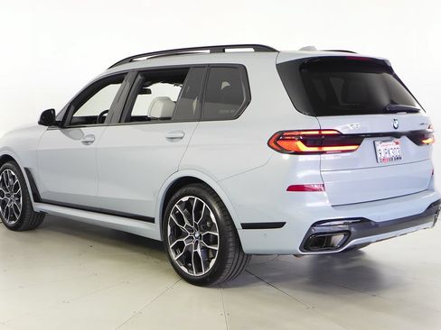Used 2024 BMW X7 xDrive40i w/ M Sport Package AWD/4WD image 9