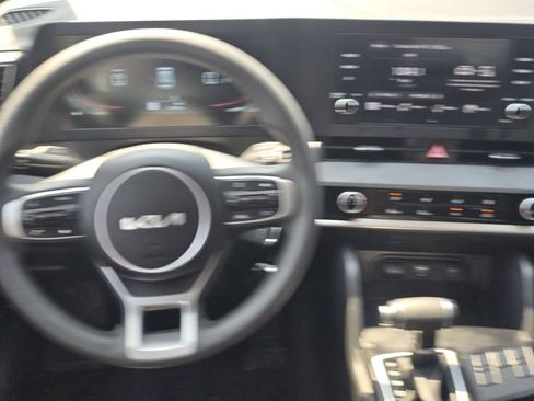 Used 2025 Kia Sportage LX FWD image 15