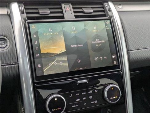 Used 2024 Land Rover Discovery Dynamic SE image 14