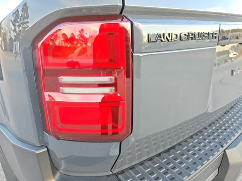 Used 2024 Toyota Land Cruiser image 32
