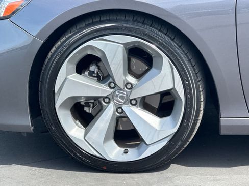 Used 2018 Honda Accord Touring image 31