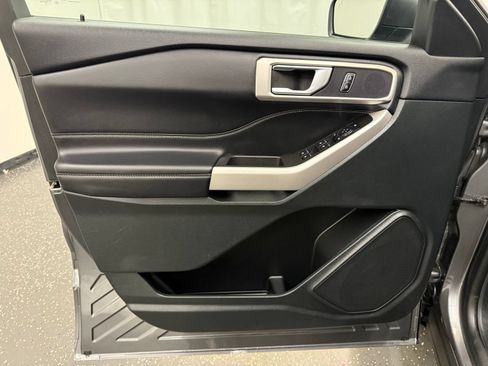 Used 2024 Ford Explorer XLT w/ Equipment Group 202A AWD/4WD image 9