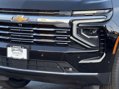 New 2026 Chevrolet Suburban Premier image 7