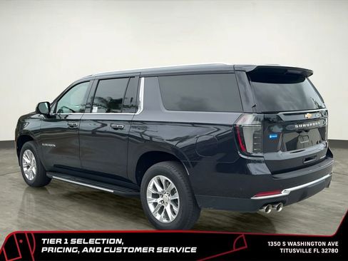 Used 2025 Chevrolet Suburban Premier RWD image 5