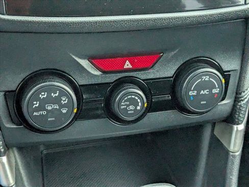 Used 2019 Subaru Forester Premium w/ All-Weather Package image 16