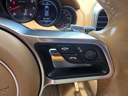 Used 2016 Porsche Cayenne AWD/4WD image 22