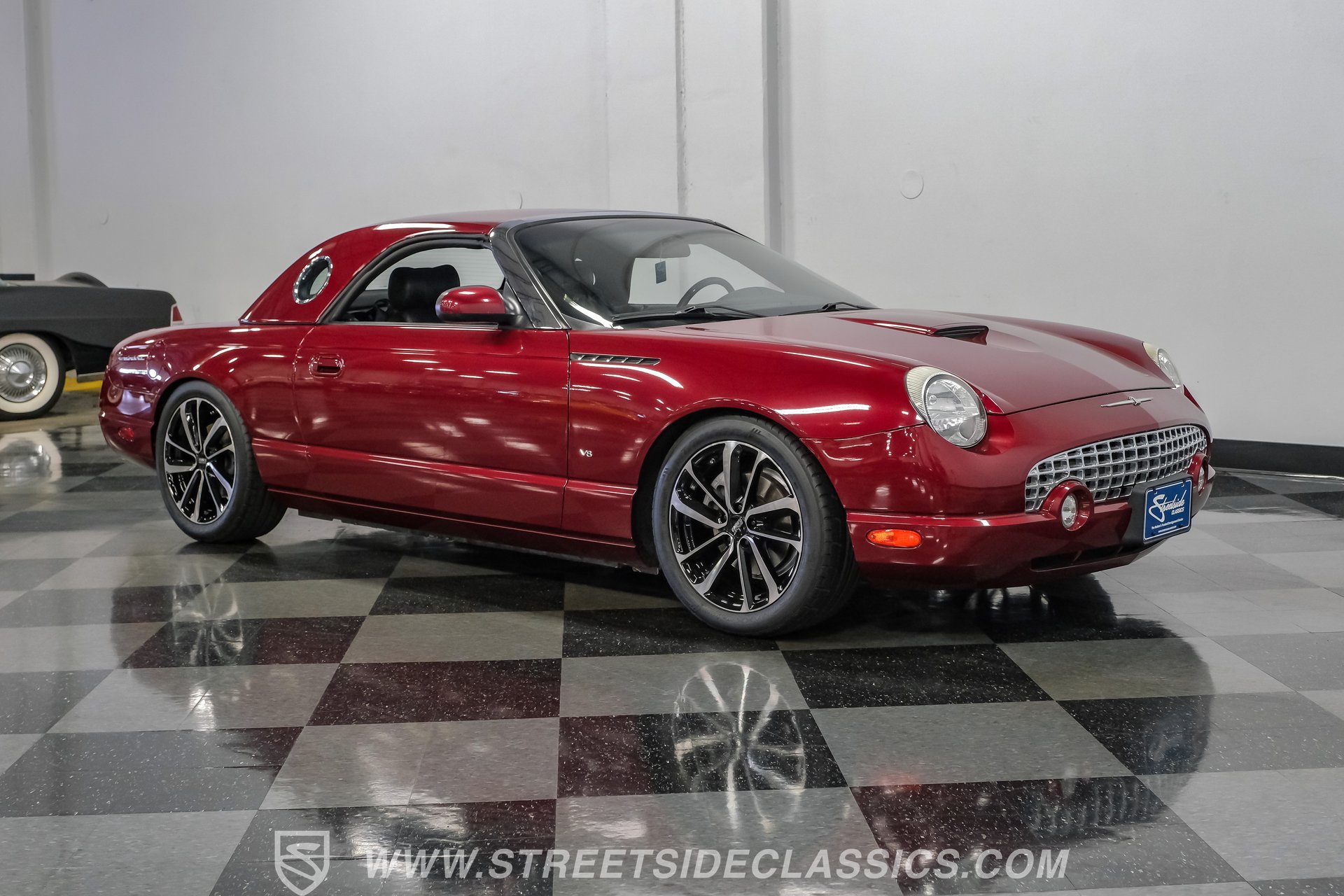 Used 2004 Ford Thunderbird RWD image 17