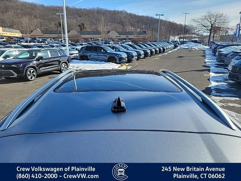 Certified 2025 Volkswagen Tiguan SE image 30