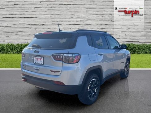 Used 2024 Jeep Compass Trailhawk AWD/4WD image 5