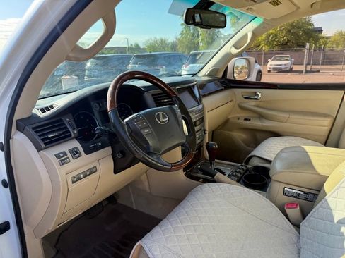Used 2011 Lexus LX 570 4WD w/ Luxury Pkg image 13