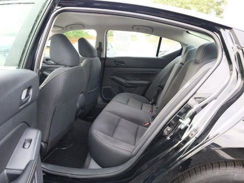 Certified 2025 Nissan Altima 2.5 SV image 19