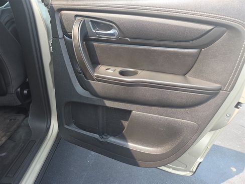 Used 2016 Chevrolet Traverse LT w/ Style and Technology Package FWD image 10