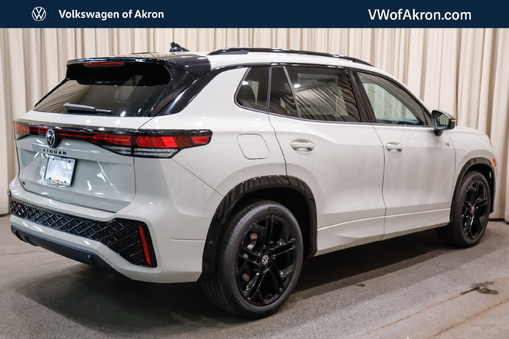 New 2026 Volkswagen Tiguan SE R-Line FWD image 6